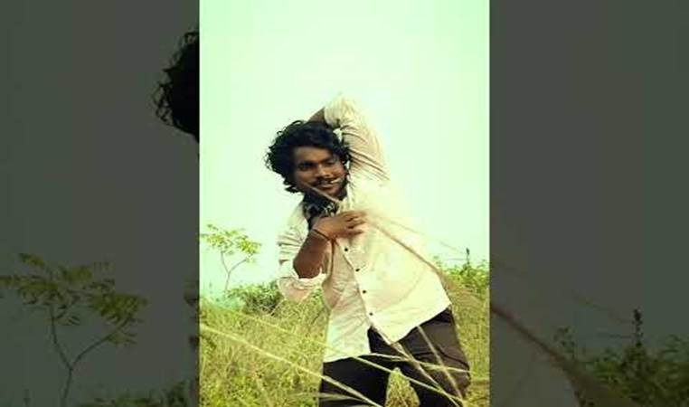 Manu Ma Chikri Chikri viral reel dance