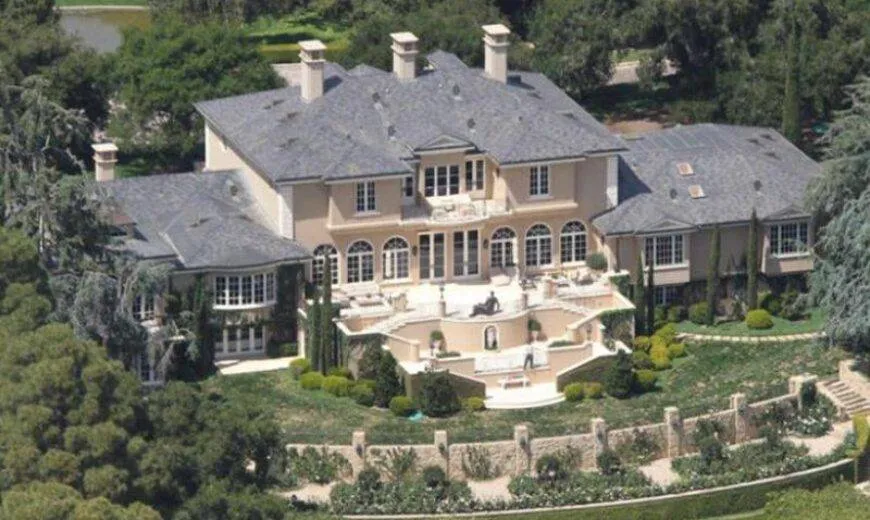 1Oprah Winfrey’s Montecito Estate