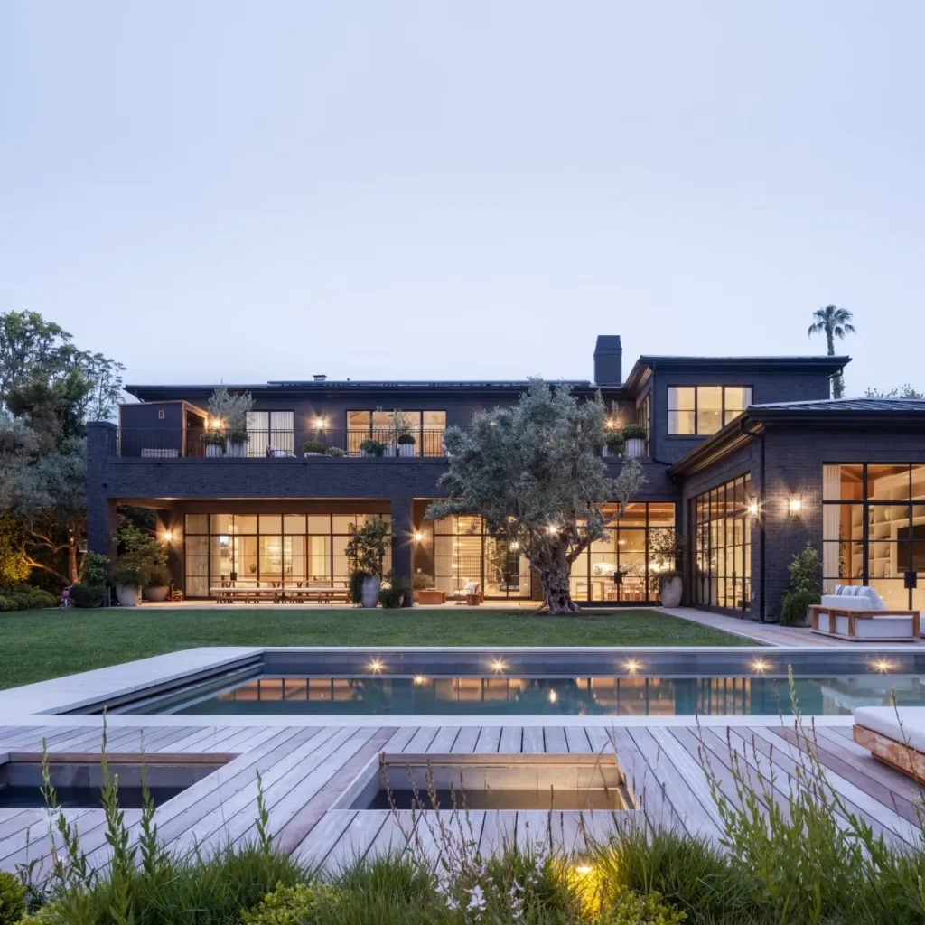 Petra Eccleston’s “The Manor” – Los Angeles